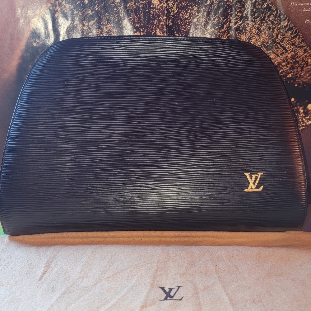 Louis Vuitton Epi Leather Dauphine Gm Clutch Extra Large Authentic
